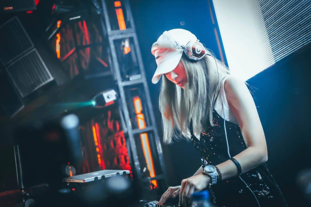 London DJ Academy- learn to dj with London at london’s best dj academy find dj courses from beginner to advanced with our expert tutors with 25 years experience.