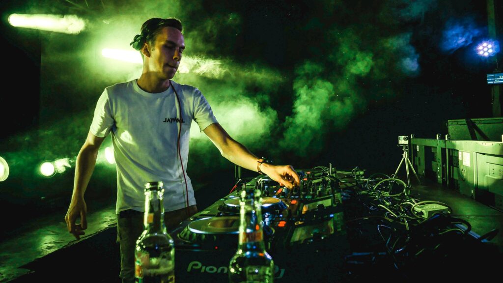 The Best DJ Courses In London For Aspiring DJs At For London DJ Academy