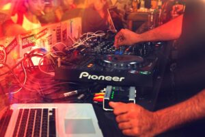 What Can You Learn from DJ Lessons in London at London DJ Academy? | London DJ Academy