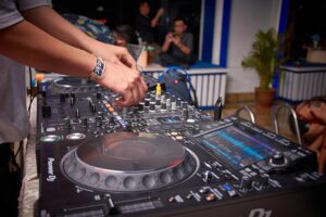 How to DJ with Pioneer Decks? | DJ Lessons at London DJ Academy