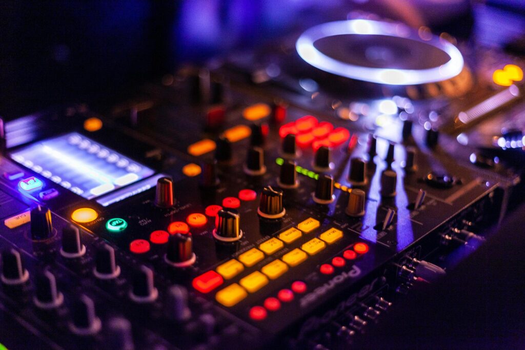 What Makes Private DJ Lessons in London the Best Way to Learn? | London DJ Academy