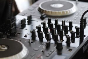 Best DJ Controllers for Beginners in 2026: Complete Guide