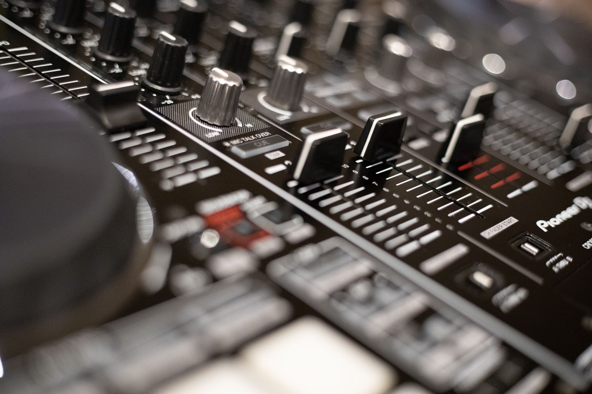 london dj academy teaches bet matching in all courses